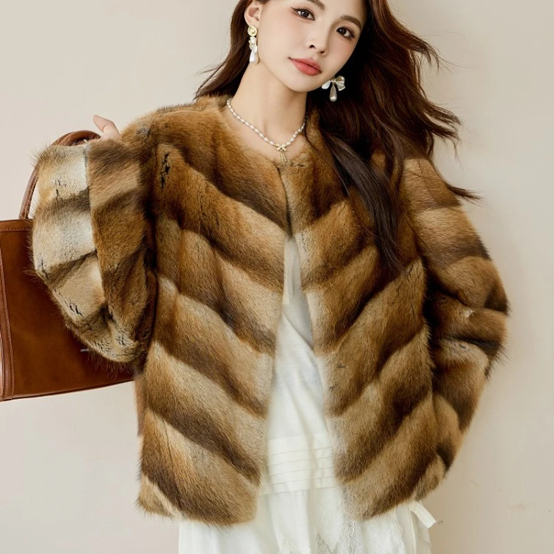 เสื้อโค้ทขนกระรอกแท้สำหรับผู้หญิง ฤดูหนาว 2025 คุณภาพสูง คอวี ขนหนา หรูหรา เสื้อแจ็คเก็ตสำหรับผู้หญิง