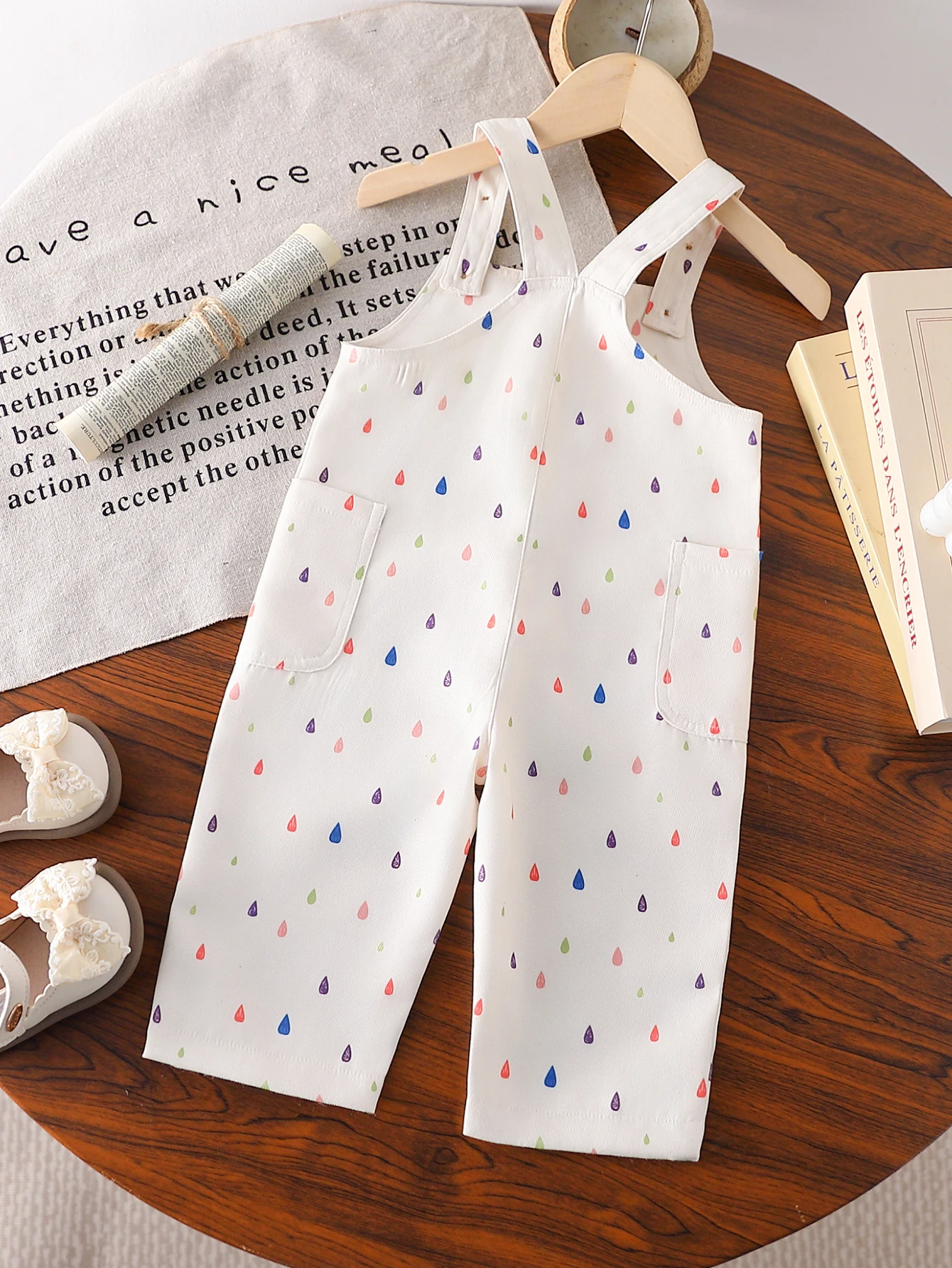 Cute Casual Baby Girl Pants with Random Prints And Pockets for Spring And Summer