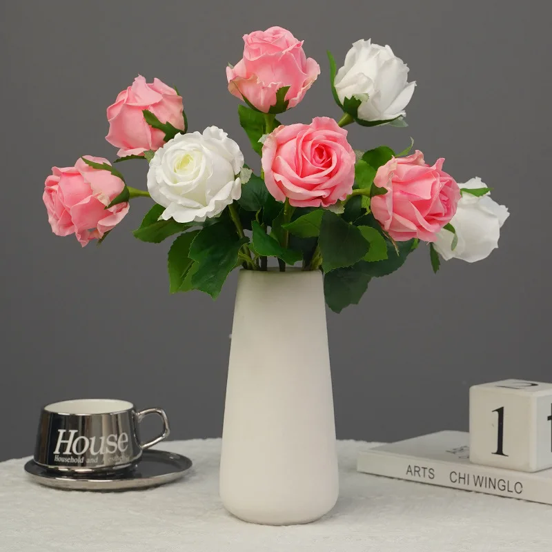 5 Stück Künstliche Feuchtigkeitsspendende Rosen Hochzeitsdekoration Echt Aussehende Blumen Brautstrauß Heim-Party Tischdekoration Realistische Rosenblumen – Detail 1