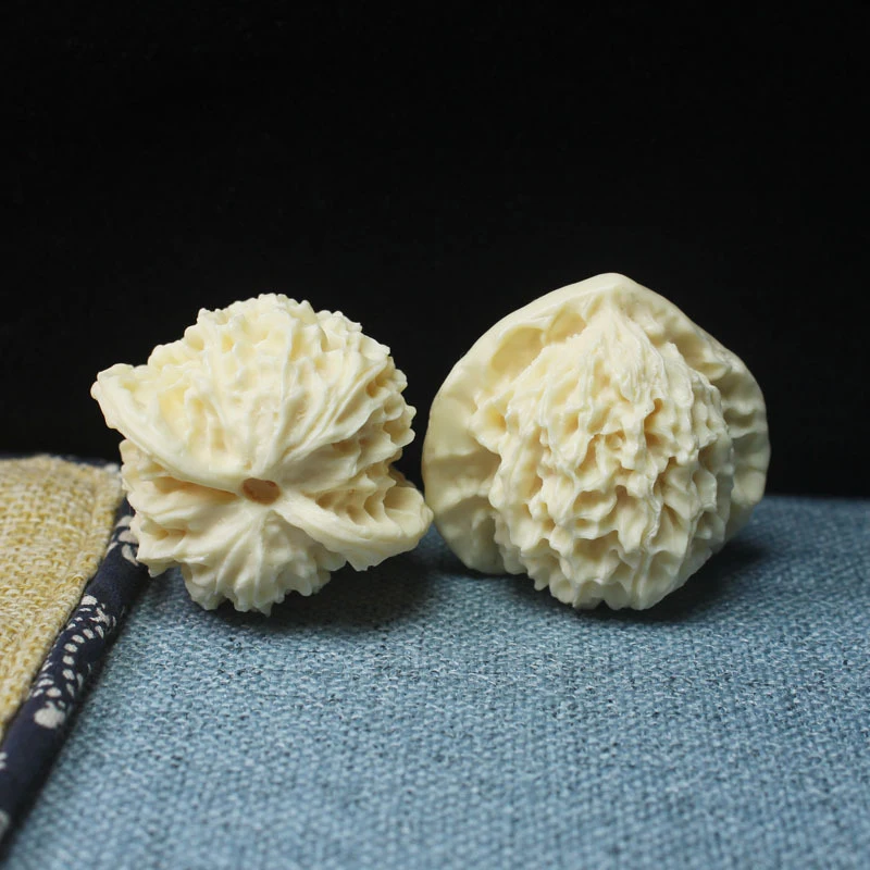 Ivory fruit walnut , hand-held pieces, Bodhisattva and Guanyin ornaments, home decorations, accessories, car or