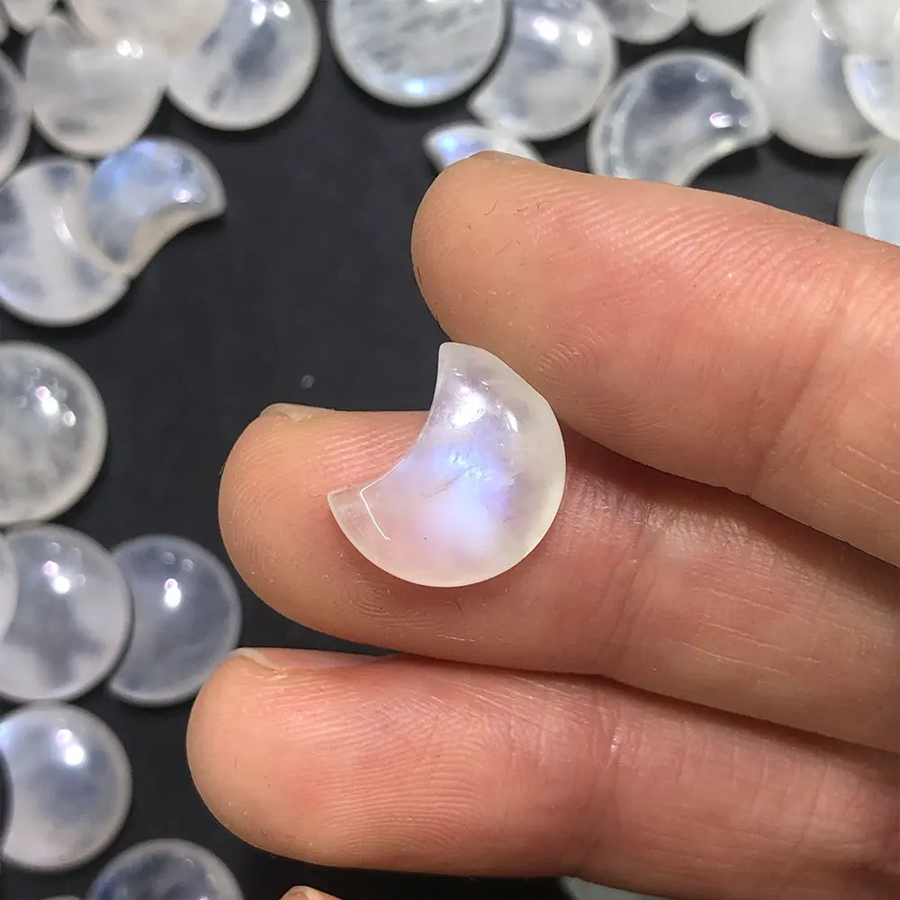 1pc Natural Stone Crystal Moonstone Mini Moon Shape Blue Moonstones Carvings Crystals Stones DIY Natural Gemstones Minerales
