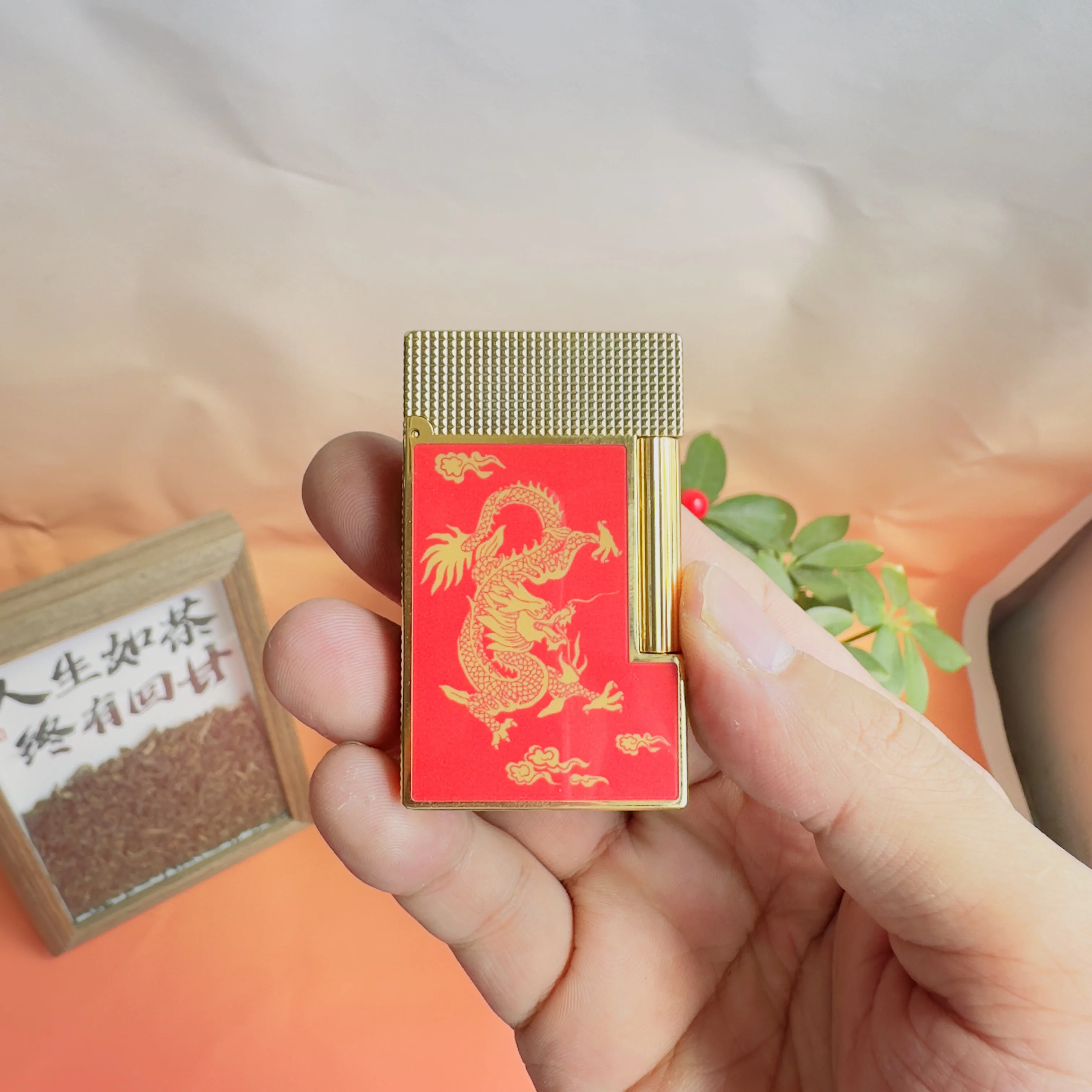 

Зажигалки класса люкс, аксессуары для сигарет, громкий звук, знаки зодиака и бесплатные расходные материалы в комплекте.