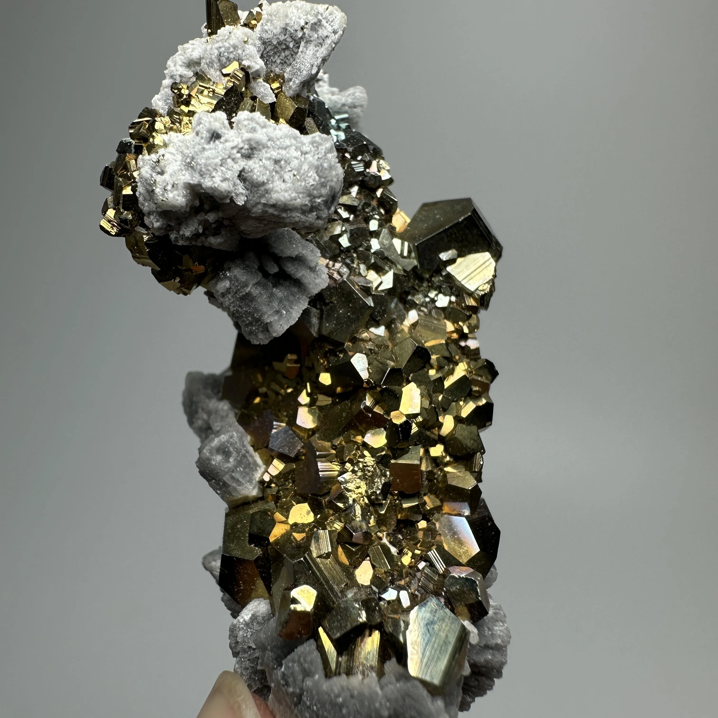Natural Pyrite Crystal Cluster, Fool’s Gold Mineral Specimen Pentagonal Dodecahedron High Luster Healing Crystal for Collection
