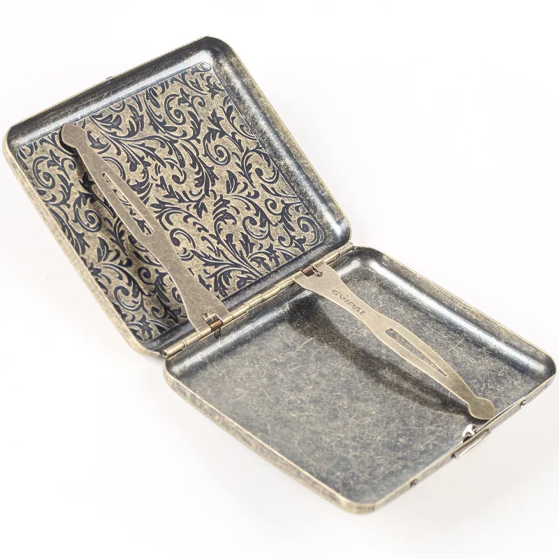 Cigarettes Capacity Case Portable Metal Flip Open Relief Cigarette Box vintage Holder Smoking Accessories storage