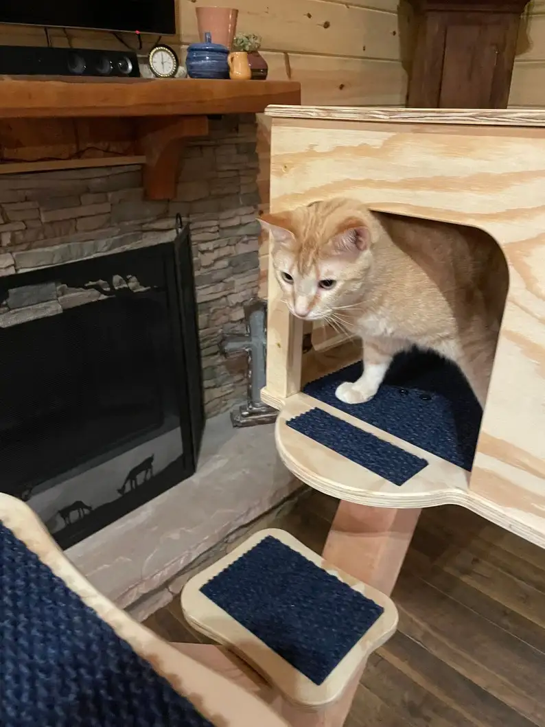 Custom Multifunctional Elegant Kitten Wooden Houses Cat Furniture Entertainment Scratching Post Tower Platform Cat Tree