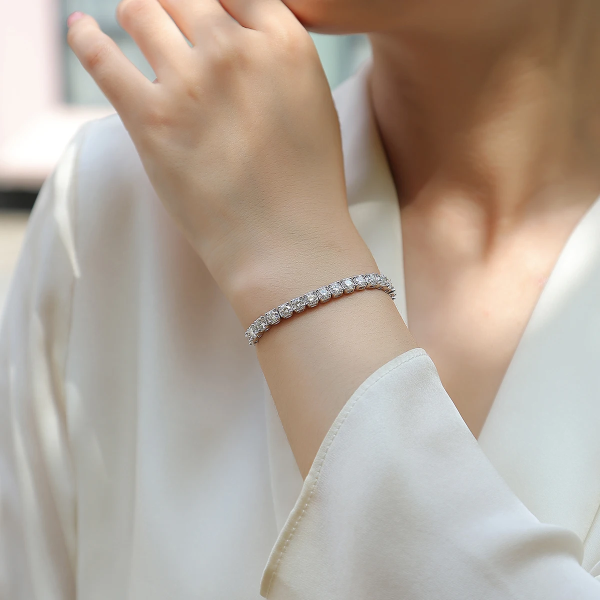 

Браслет-тенниска из муассанита 4 мм, регулируемая длина, серебро S925 с позолотой 18 карат, подарки к выпускному и выпускному сезону, для повседневной носки