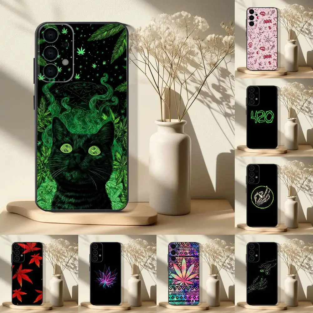 

Leaf Weed 420 Smoking Phone Case For Samsung S 25,24,23,22,30,21,10,9,Ultra,Plus,Lite,FE,4,5G Black Soft Case