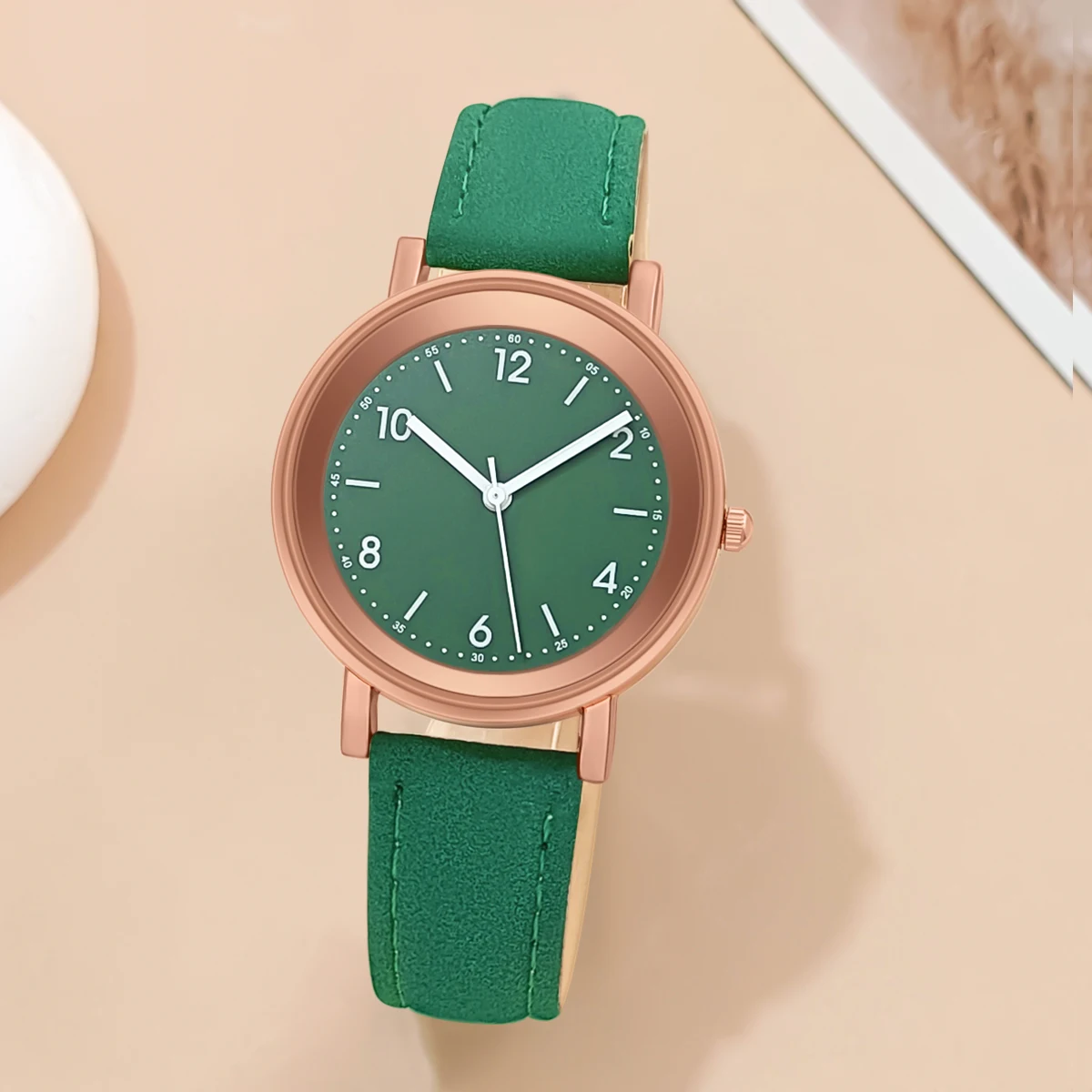 Popular and Fashionable Minimalist Women Frosted Quartz Watch with Luminous Dial