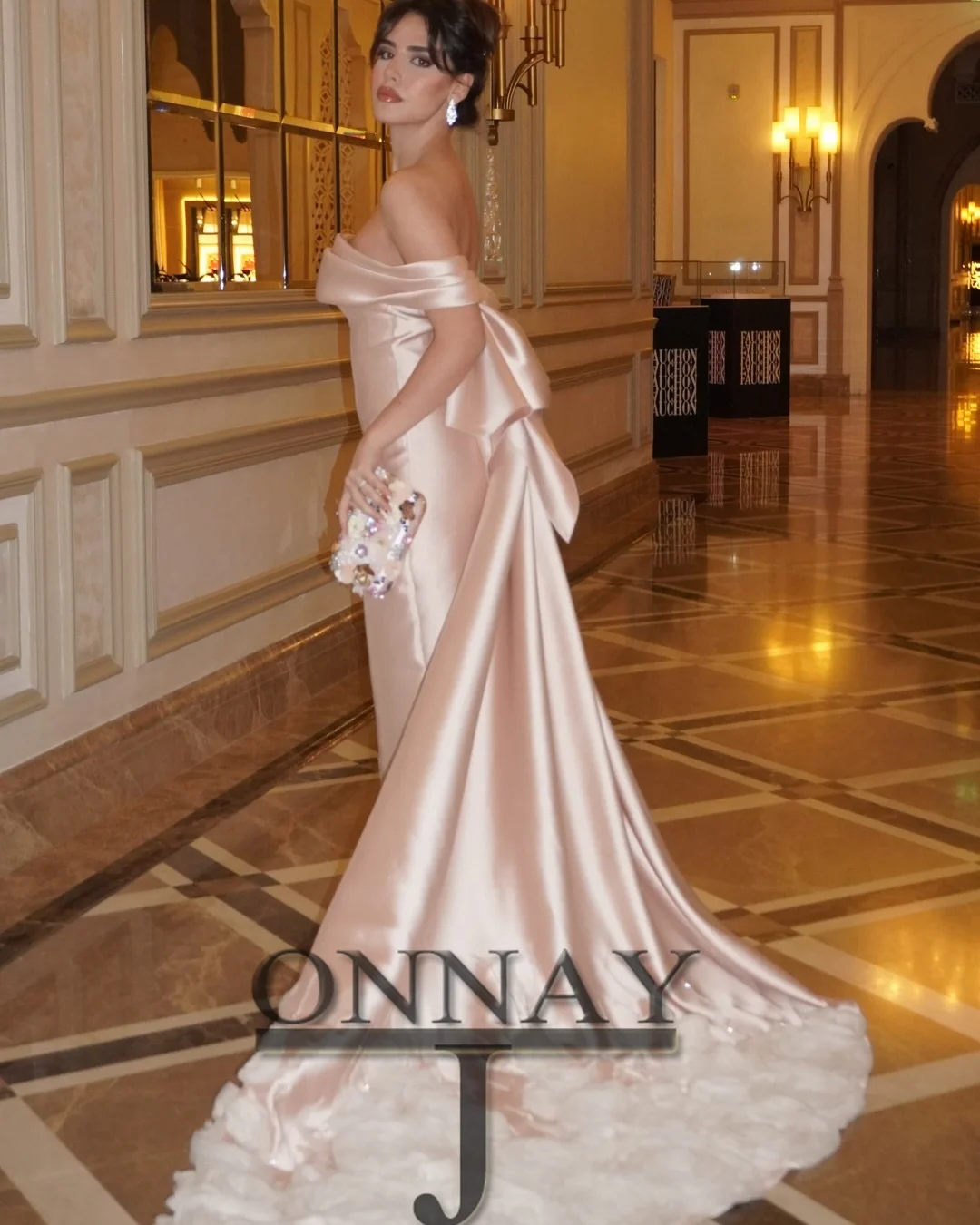 

Dubai Saudi Arabric Off Shoulder Graduation Dresses Sheath Satin 3D Flower Bespoke Special Vestidos De Gala Plus Customized