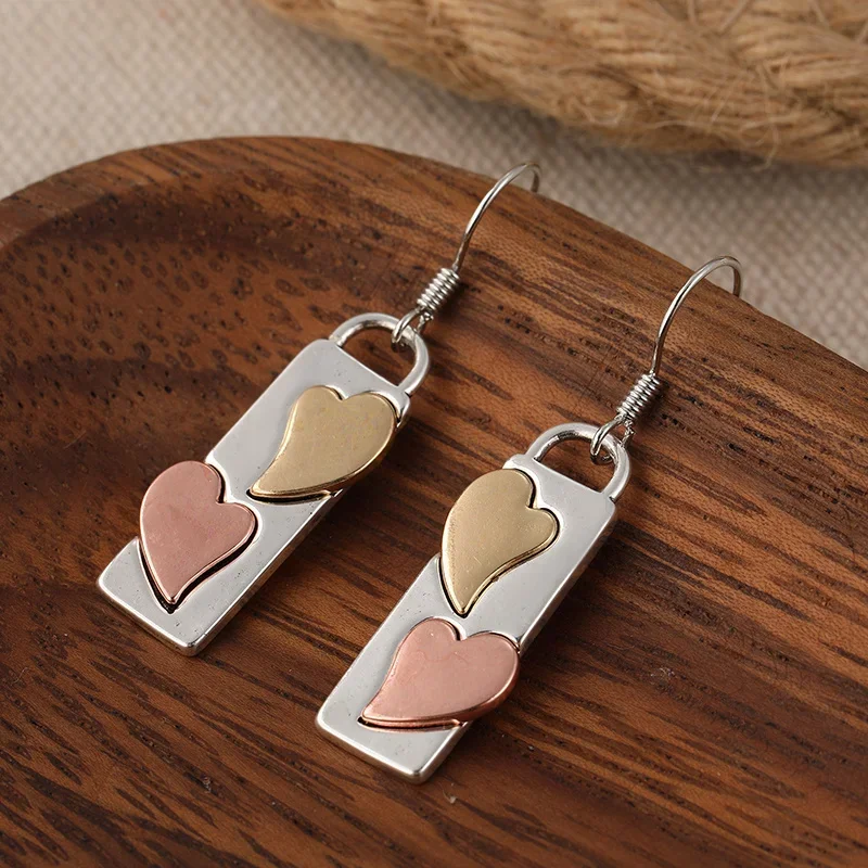 Minimalistische geometrische quadratische Tropfen-Ohrringe für Frauen, Herzmuster, versilbert, modischer Ohrring, Schmuck, Geschenk für Liebhaber