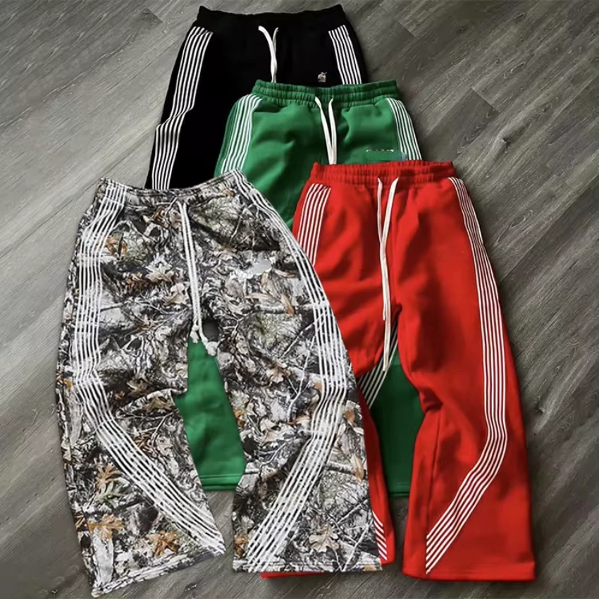 Pantalones deportivos Harajuku con estampado de hoja de arce, ropa de trabajo retro de camuflaje, estilo americano, con pies anchos, y2k, informales, góticos, 2024