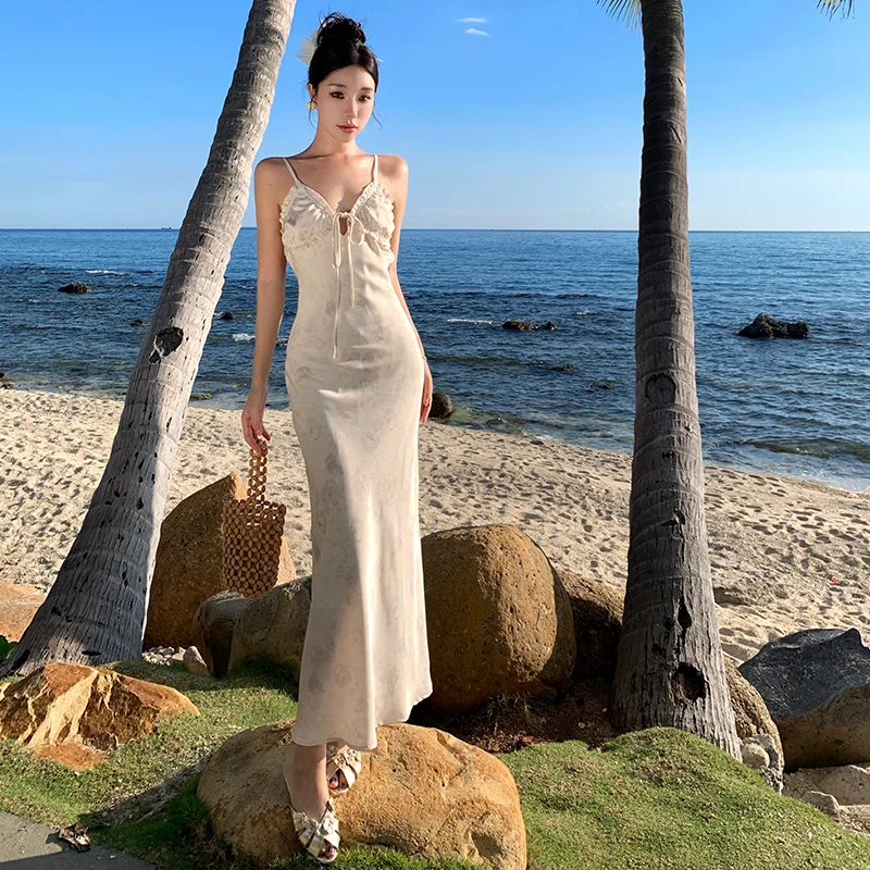 

Шелковое атласное платье миди с V-образным вырезом без бретелек, женское, весенне-летнее, для отпуска, пляжное, в нежном стиле, без рукавов