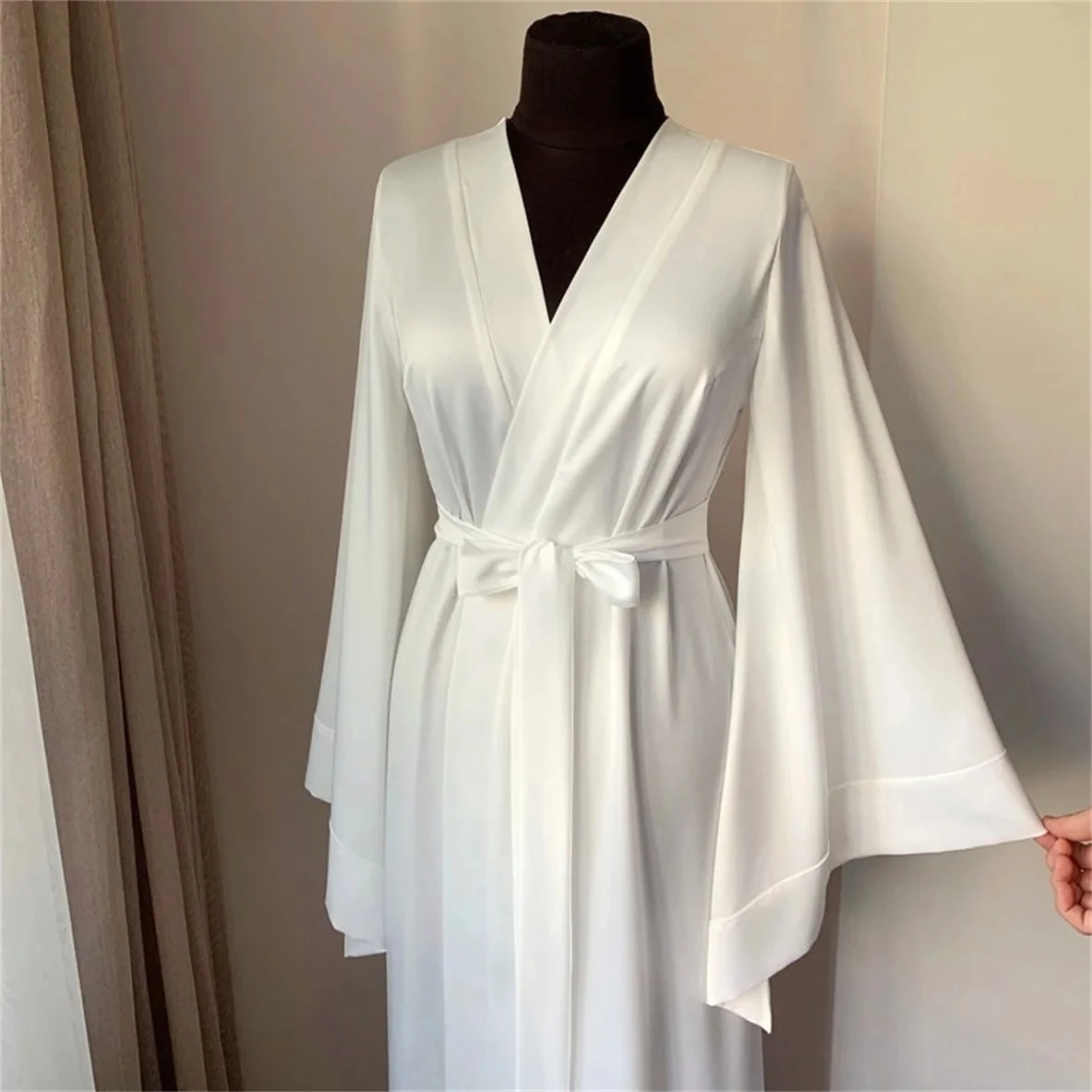 Robe nupcial de seda macia branca com cinto para mulheres, vestido de manga longa, roupões de casamento, camisolas Boudoir