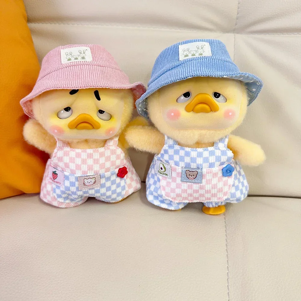 15 ซม.น่ารัก Mini Plush ตุ๊กตาเสื้อผ้าชุดอุปกรณ์เสริมสําหรับอารมณ์เสียเป็ดตุ๊กตาลายสก๊อต Overalls หมวกเสื้อผ้าเด็กของขวัญ