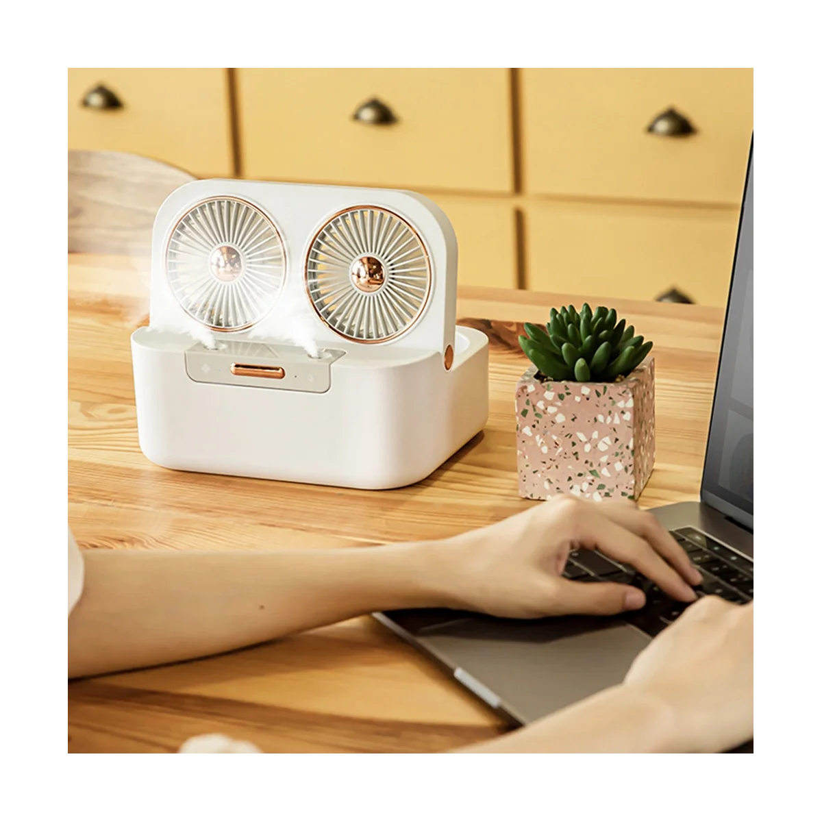 Summer Cool Double-Blade Spray Fan USB Desktop Air Conditioning Fan Office Portable Water-Cooled Mute Spray Fan 1