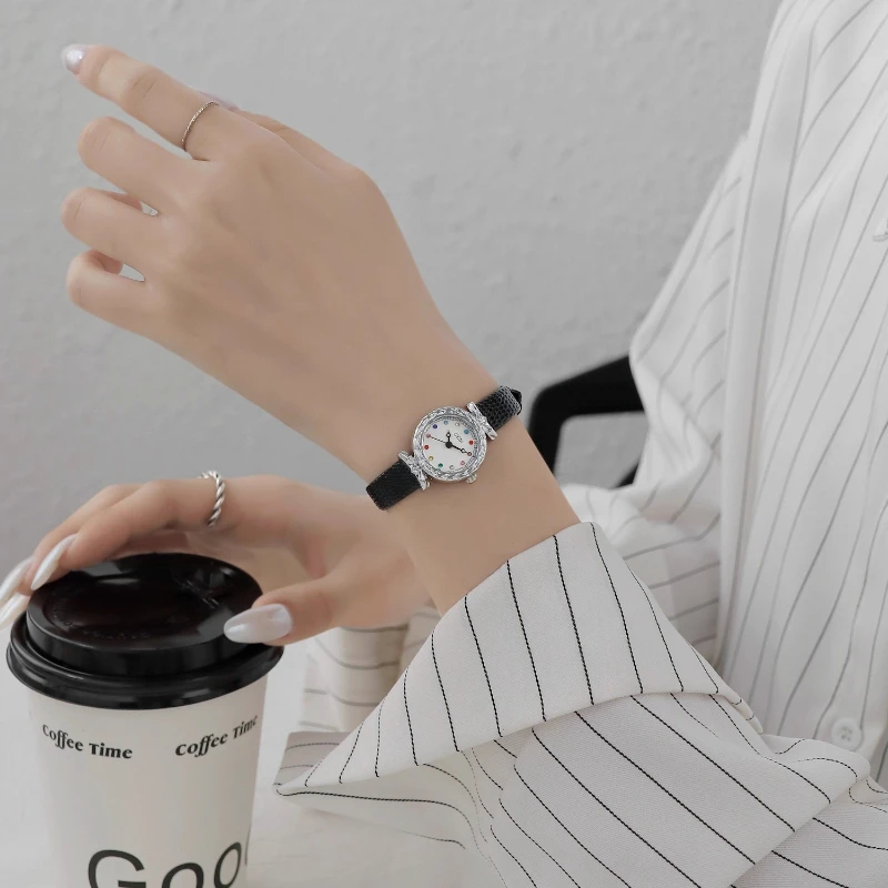 2025 New Elegant Ladies Watch Light Luxury Retro Premium Belt Student Waterproof Quartz Watch Birthday Gift
