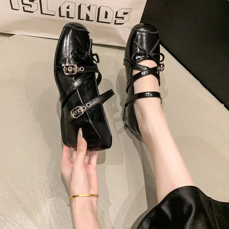 Damen Vintage Mary Jane Flats mit eckiger Zehenpartie, doppeltem Schnallenriemen und Schleifendekor – Weiche Alltags- und Freizeitschuhe für Damen – Detail 7