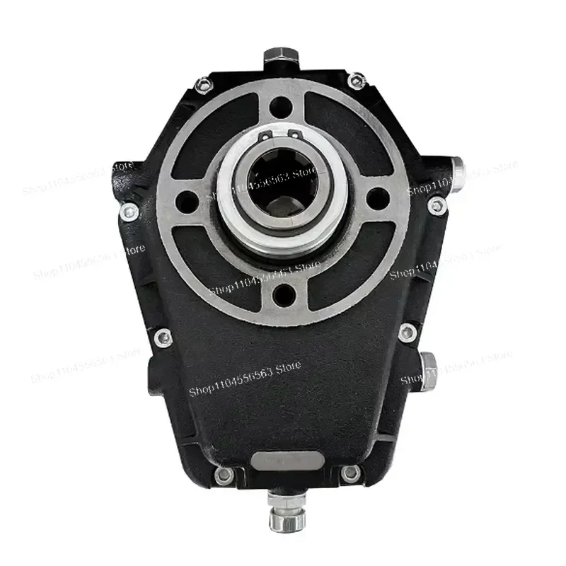 Tractor drive worm gear box KMT7004 for 3 sets of hydraulic gear pumps