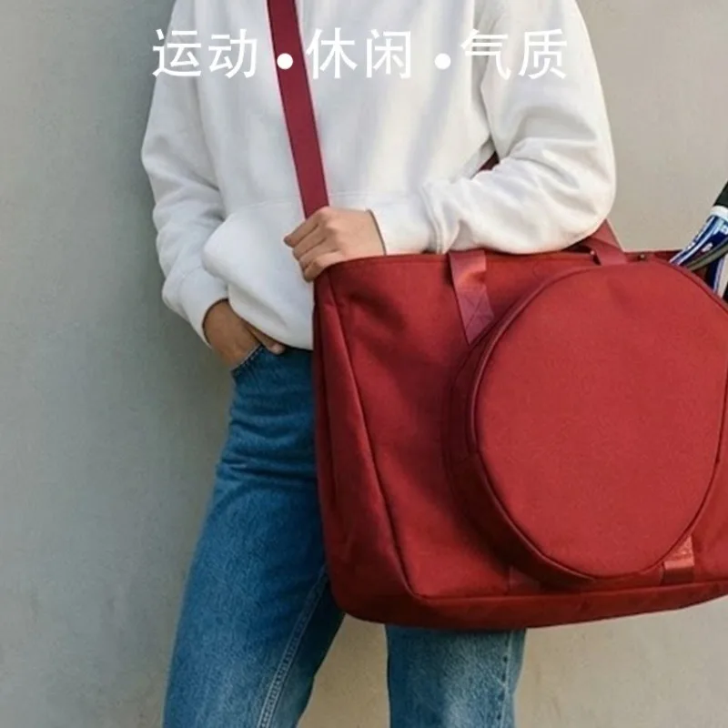 Sports travel bag, badminton racket bag, large-capacity messenger handbag, tennis bag.