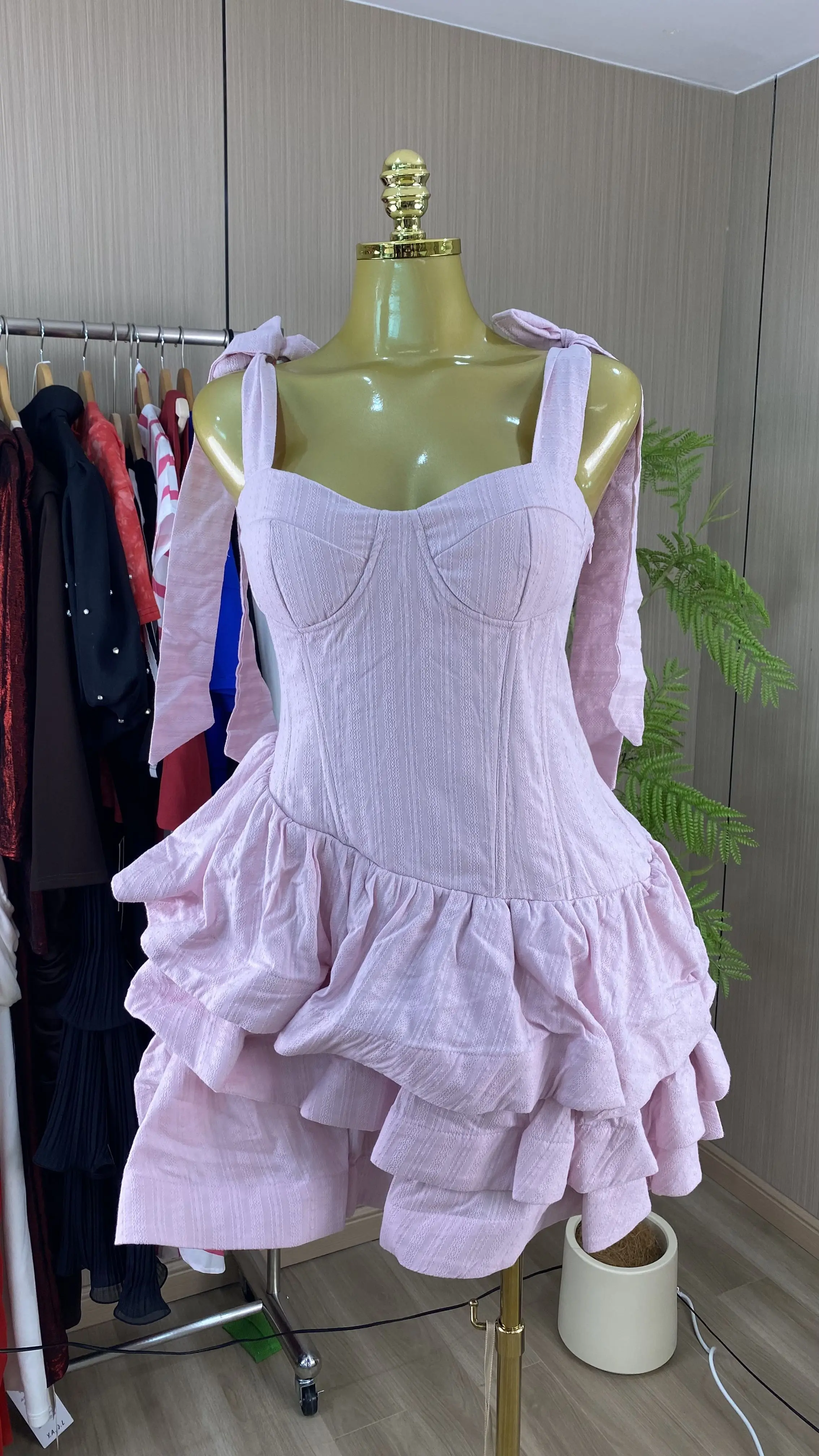French-style fresh and sweet high-waisted solid-color poly-cotton dress with a ruffled hem and short skirt.-GZXX981
