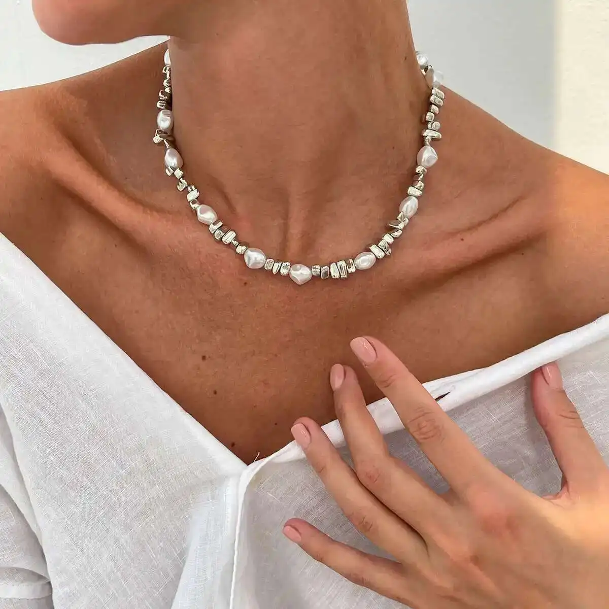 Lacteo Trendy Gold Color Plastic Beaded Creative Necklace Women Retro Imitation Pearl Daily Banquet Aesthetic Jewelry Accessory image 3