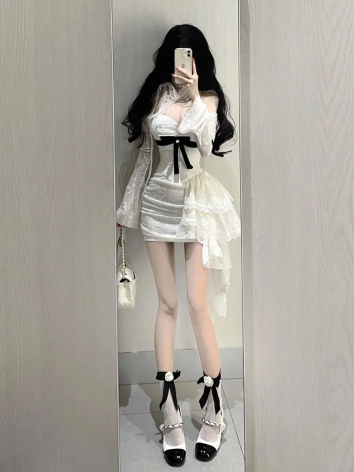 vestido-ajustado-de-encaje-con-cola-corta-estilo-coreano-para-citas-y-uso-diario-en-la-ciudad-sensacion-de-puro-deseo-y-estilo-picante
