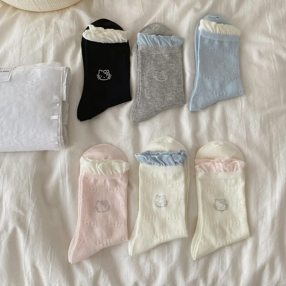 Miniso Hello Kitty, милые креативные цветные контрастные носки с пузырьковым ртом и полым принтом для девочек, носки с ветровым ворсом, носки без костей