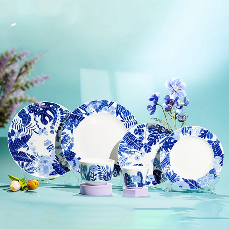 

Creative and trendy tableware set in the forest, high-end and exquisite dishes, plates, cups, Jingdezhen blue and white ceramics