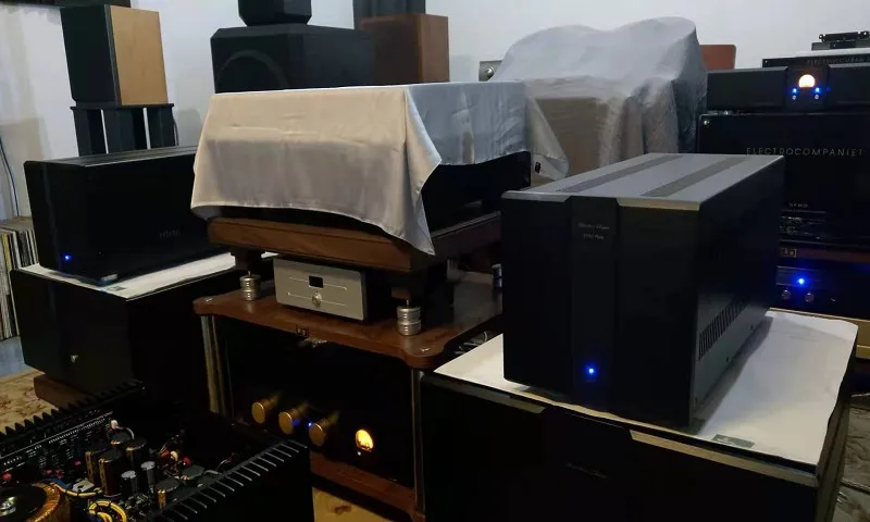 The Latest 700W T700 PLUS MONO mono split balanced rear amplifier 350W (8 Ω), frequency response: 1Hz-150K Hz