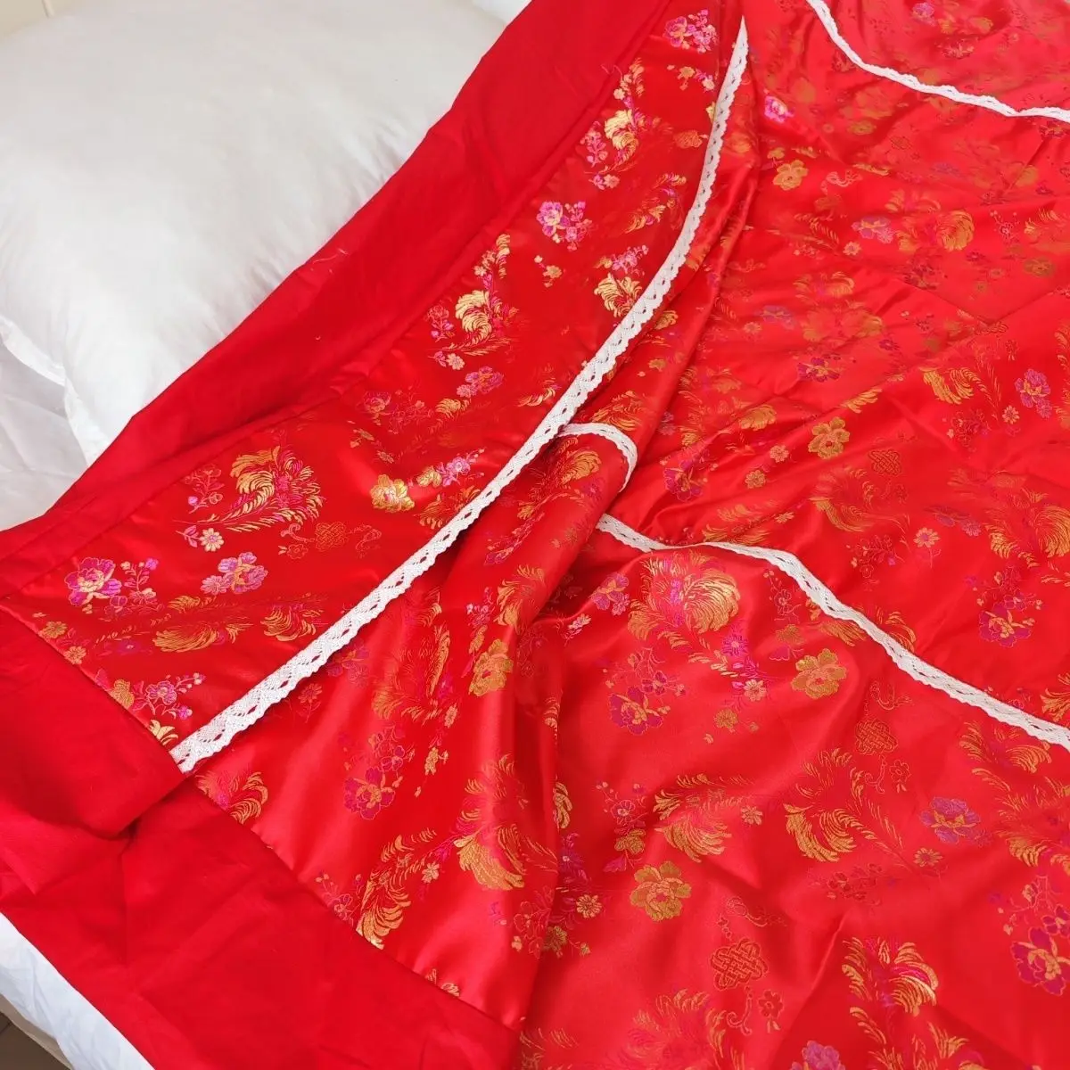 No cotton filling Glossy print red satin silk cover with zipper bedspread home bedding