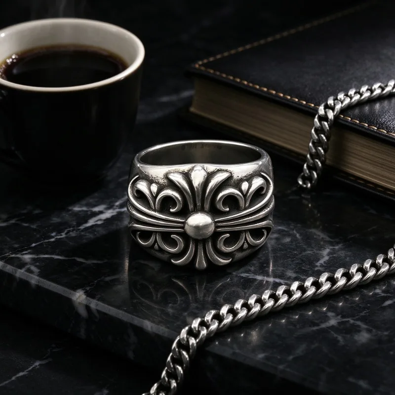 Vintage Gothic Hollow Cross Finger Ring, Unisex Matte Metal Band, Punk Street Hip Hop Style Statement Jewelry, Daily Outfit Matching Accessory, Trendy Decor Ornament, Suitable as Holiday Gift for Lovers Friends
