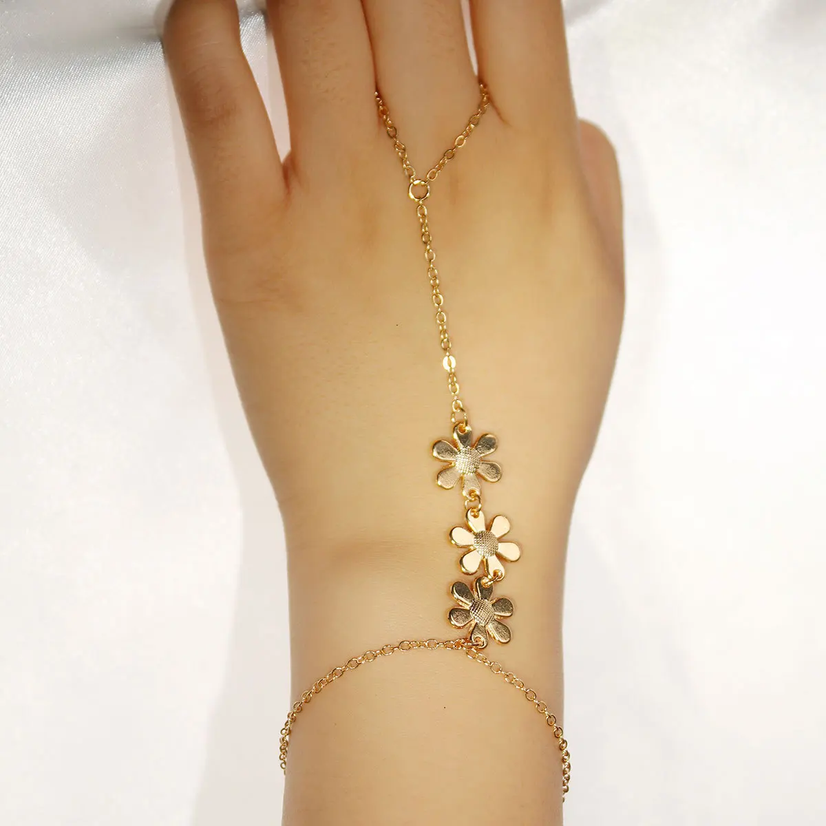 Simple flower Pendant Chain Bracelet Link Connected Gold plated Wide Finger Ring Bracelets for Women Link Hand Harness Jewelry