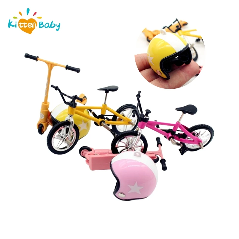 Dollhouse Miniature Simulation Bicycle Scooter Helmet Combination Model Outdoor Scene Decoration Children's Toys Gifts