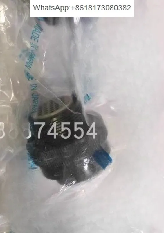

Plug and socket connector JL05-6A20-30 APC-F0-R