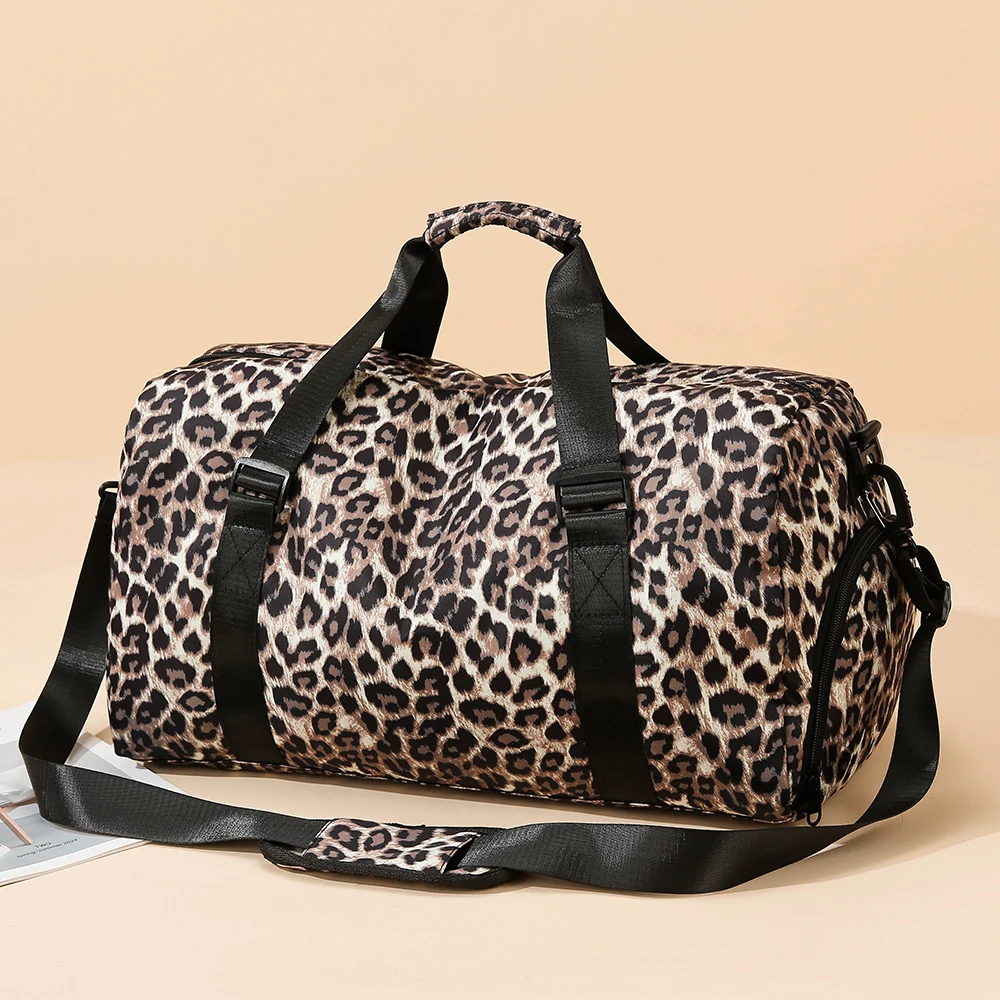 

Fashionable Leopard Print Sports Fitness Gym Bag with Independent Shoe Compartment Weekend Overnight travel Duffels Bag