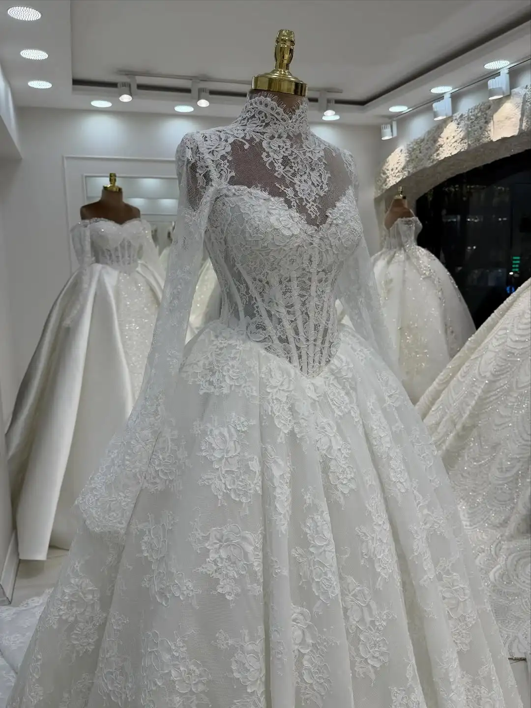 Luxury Lace Wedding Dress High Neck Long Sleeve Illusion Corset Bodice Princess Bridal Gown Long Train Vestido De Novia