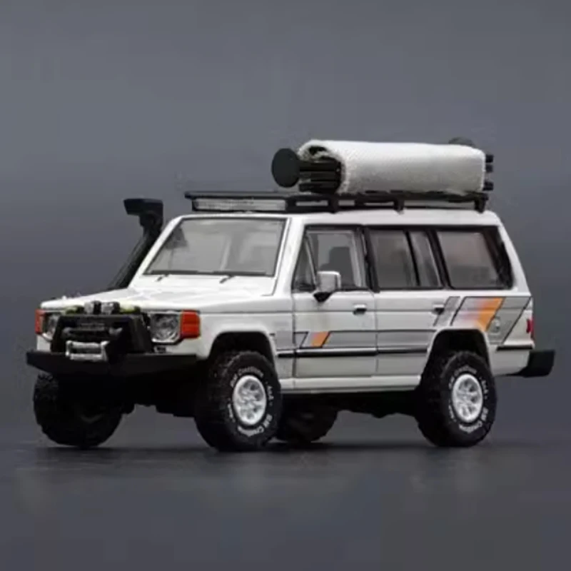 Модель автомобиля первого поколения Pajero MK1 1/64 из сплава