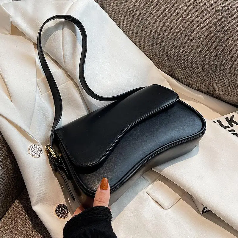 

Vintage Leather Crossbody Bags For Women 2023 Designer Female Small Flap Shoulder Underarm Bag Armpit Handbags And Purses