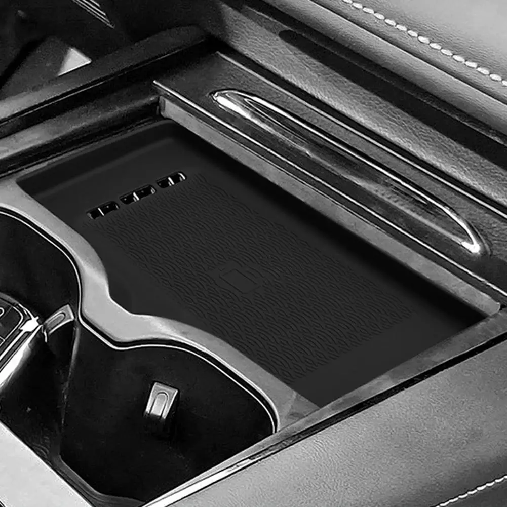 لوحة شحن لاسلكية لشيري اومودا C5 EV 2024-2025 اكسسوارات السيارات الداخلية السيارات الهاتف عدم الانزلاق شاحن حصيرة واقية P G3F0