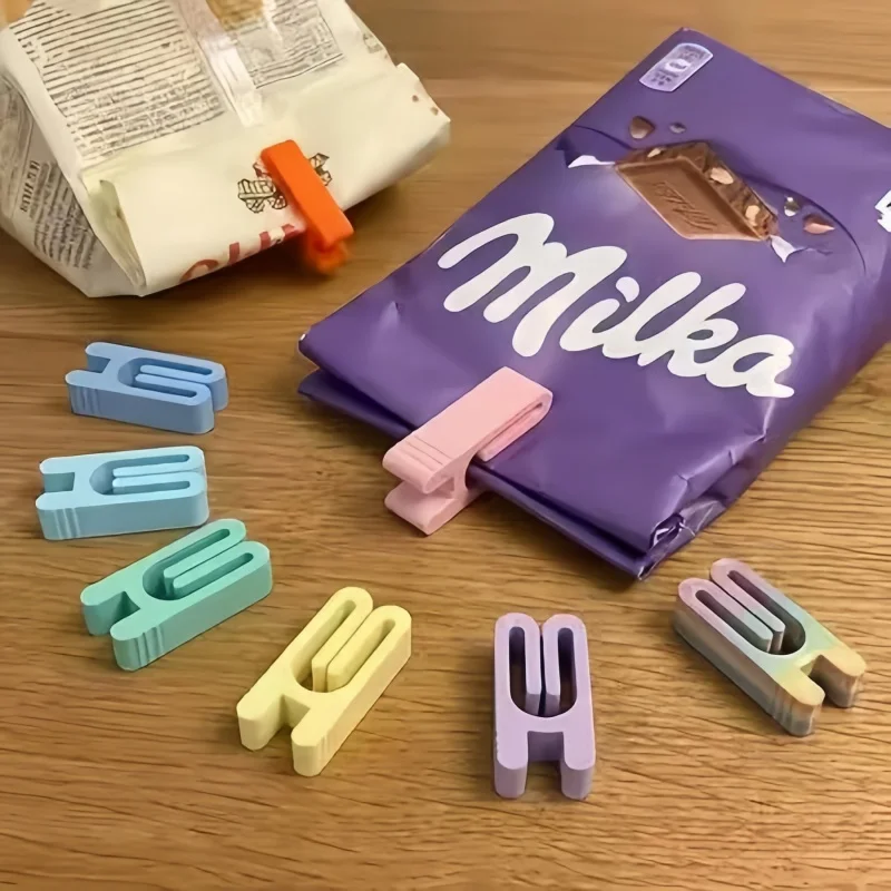 6/12pcs Snack Bag Sealing Clip Kitchen Bag Clip mini Portable Fresh-Keeping Clip Packaging Clip Bagged Food Storage Clip