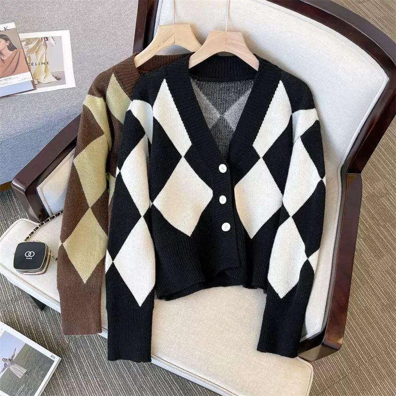 

Women's V-neck intarsia diamond pattern sweater cardigan