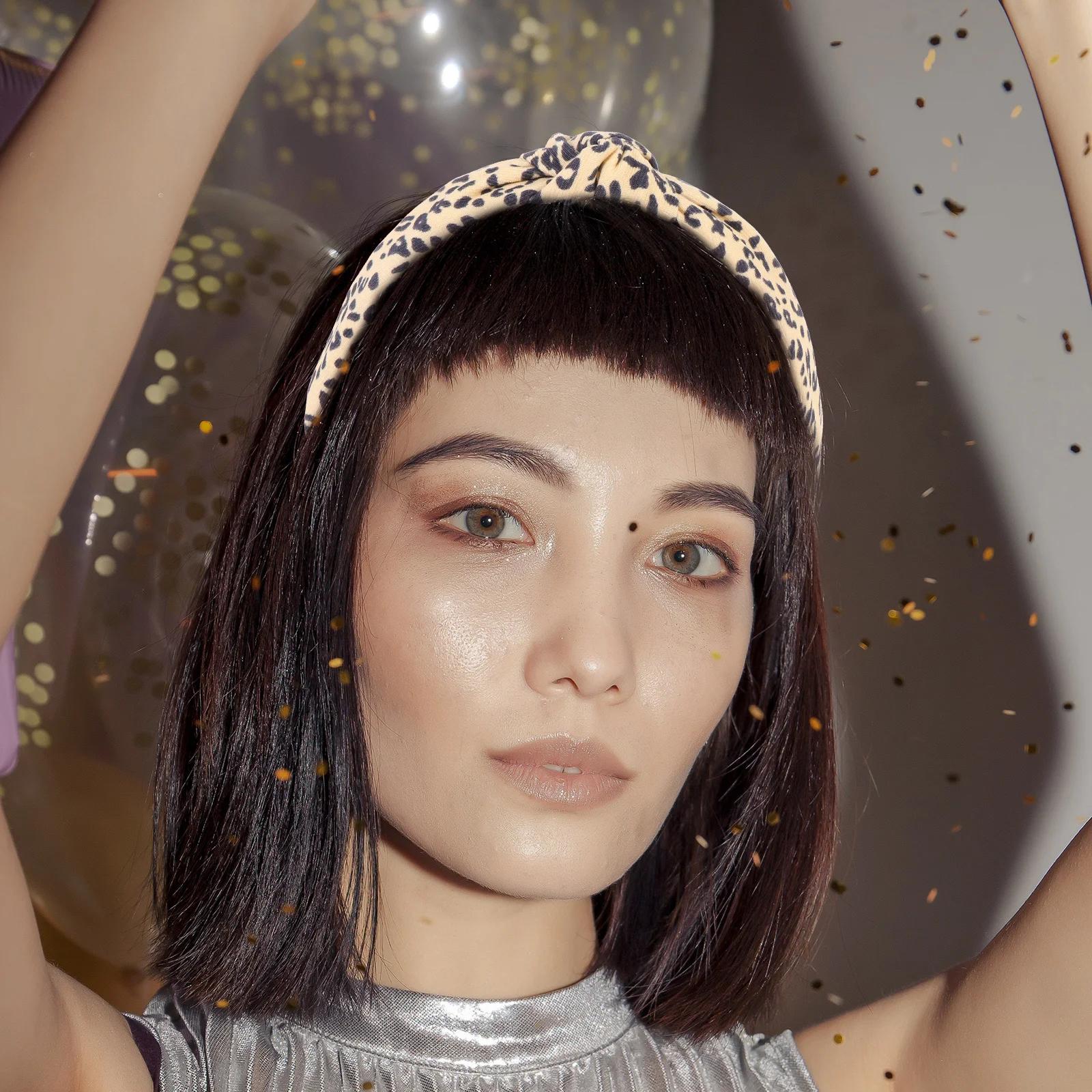 

4Pcs Leopard Printed Wide Cloth Headbands Knotted Style Women Hair Accessories Hairbands for Work School Girls Hair Decor