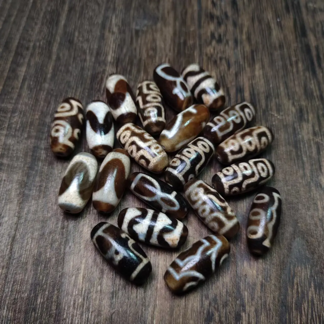 Different Totems 20pcs/batch Unique Magic Black Iron/White Old Agate Dzi Beads 15mm*30mm Amulet Collectible Jewelry DIY Beads