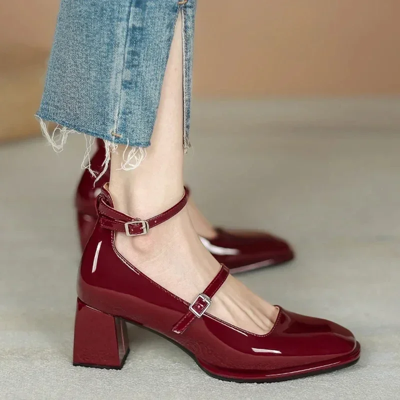 2024 Nowe damskie buty na wysokim obcasie Wysokiej jakości skórzane buty dla kobiet Square Toe Shallow Buckle Strap Buty damskie sandalias