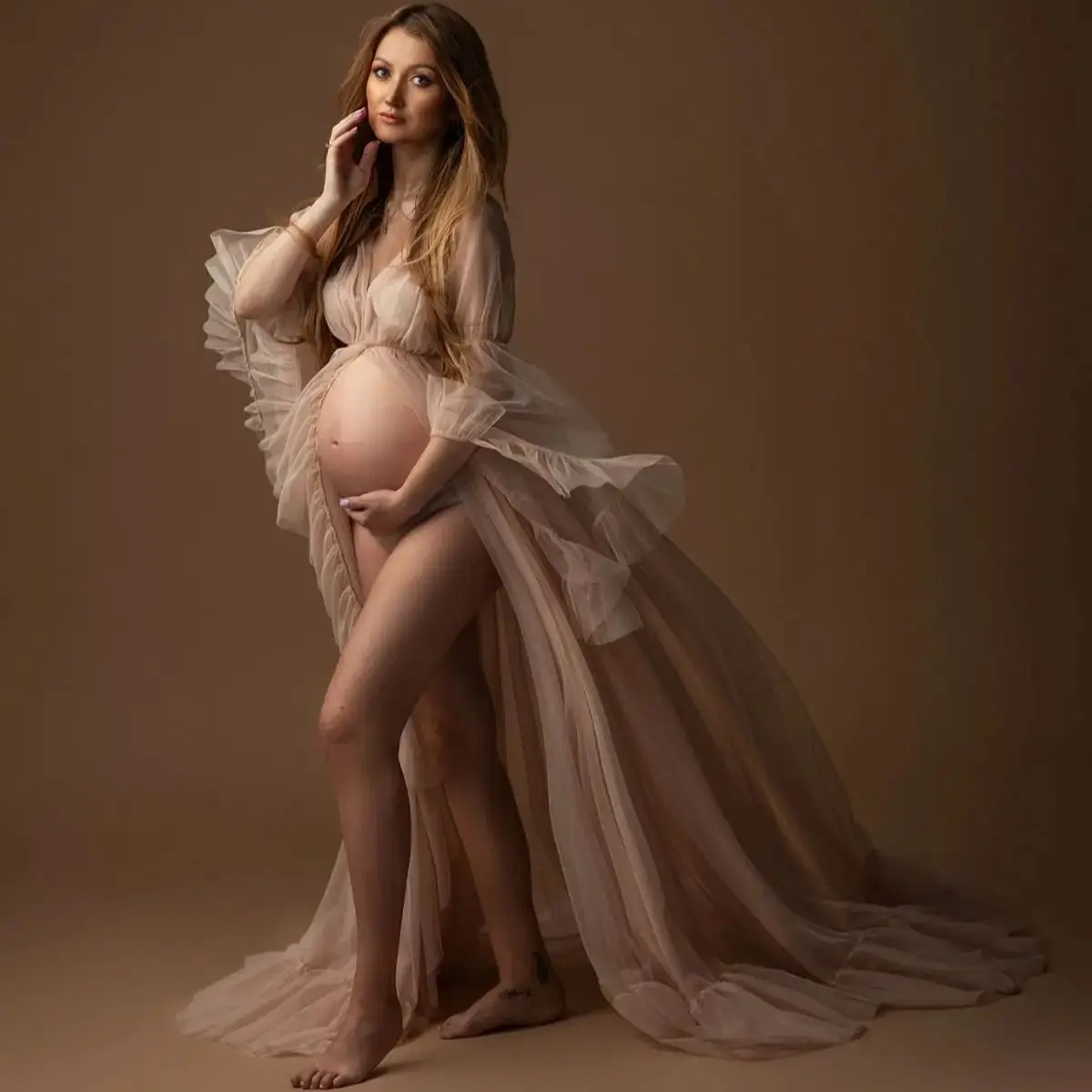 

Light Champagne Maternity Robes V Neck Long Sleeves Pregnant Women Photography Dresses Ruffles Customized Baby Shower Gowns