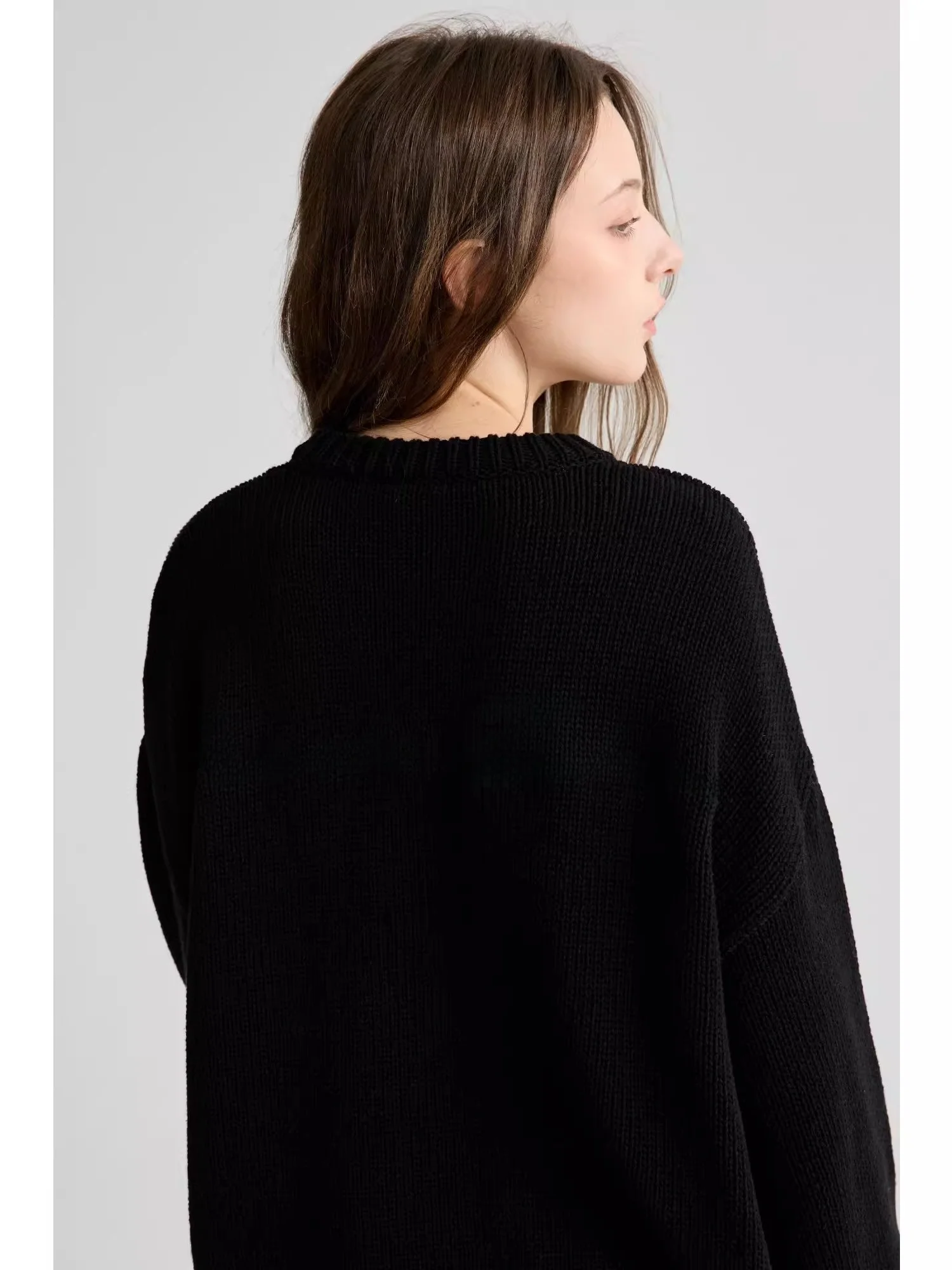 

PEACHZHOU Вязаный свитер с вышитым логотипом, круглый вырез, повседневный американский стиль, женский, осенний, 100% хлопок, свободный крой, удлиненный