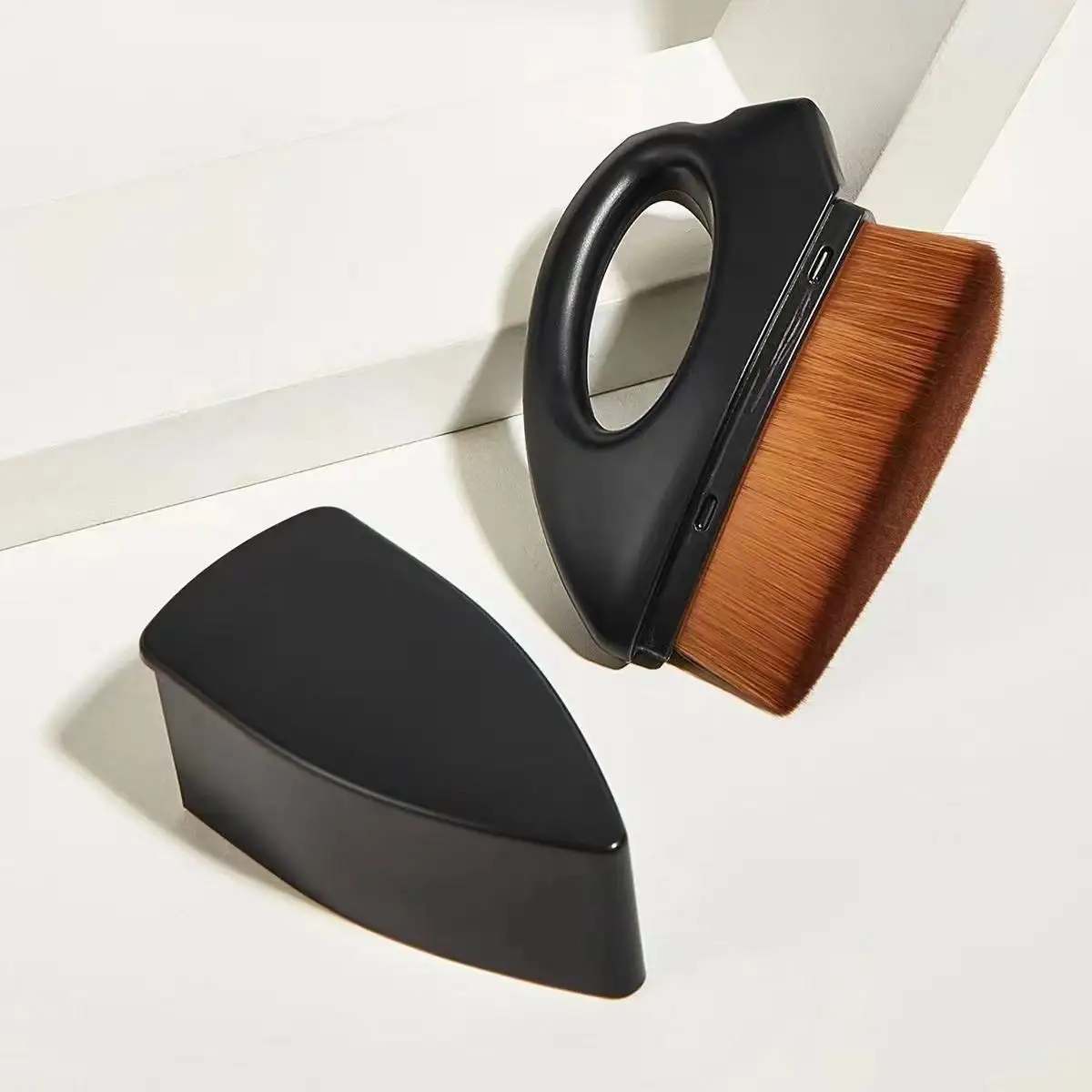 แปรงรองพื้นสแตนเลสขนาดเล็กพร้อมที่เก็บแปรงแต่งหน้าสำหรับรองพื้นชนิดน้ำ บีบีครีม แป้งแต่งหน้า เครื่องมือสำหรับช่างแต่งหน้า