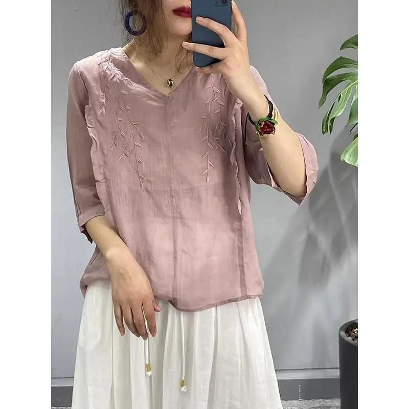 

2024 New Summer Retro Ethnic Style Casual Loose Fitting Short Sleeved V-neck Solid Color Printed Embroidered Women's T-shirt Top