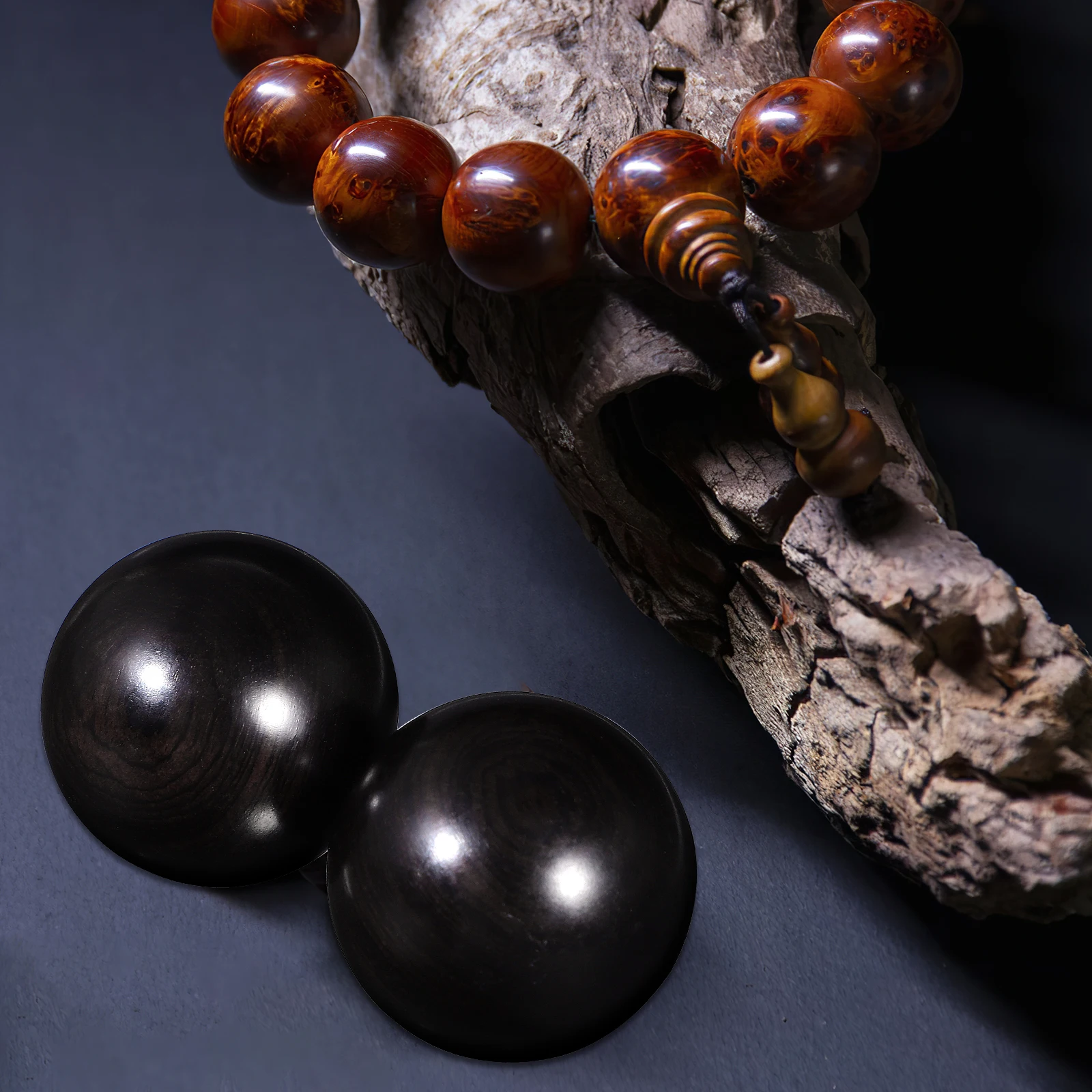 

2pcs 4.0CM Red Sandalwood Hand Balls Massage Tool Stress Relief Wooden Balls Hand Exercise Smooth Surface Long Service Life