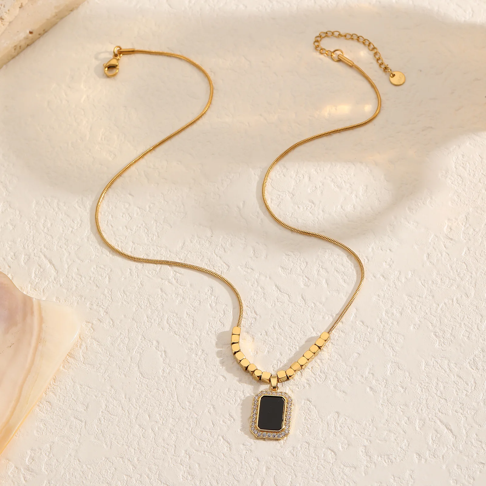 

Titanium Steel Small Square Black Plate Necklace, Fashion High-End Versatile Non-Fading Pendant Chain for Women